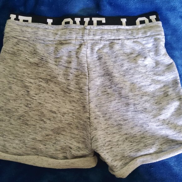 Grey shorts with pockets NWOT - Picture 3 of 6